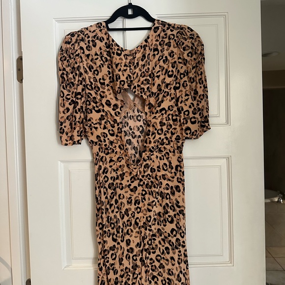 ASTR the Label Cutout Dress Leopard Print - Picture 5 of 5